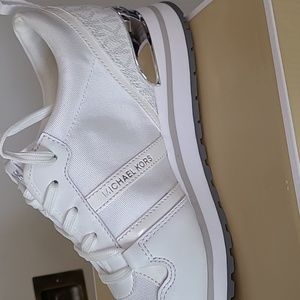Michael Kors size 7.5 Dash Trainer Bright White